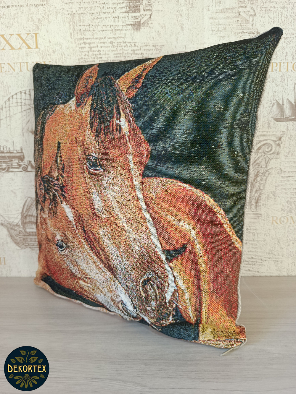 Декоративный гобеленовый чехол для интерьерной подушки Забота 38*38