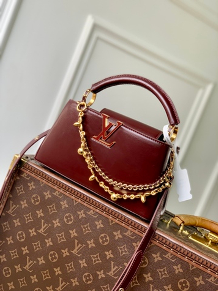 Louis Vuitton Capucines East West BB