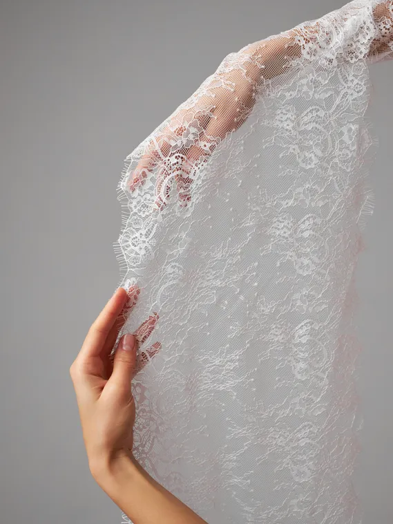 01-53 ОПТ Кружево шантильи 23 см, айвори 004