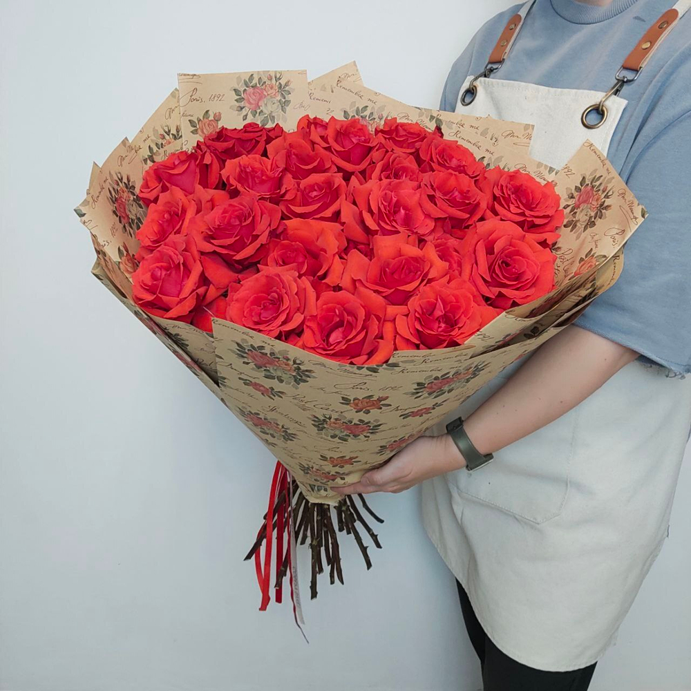 25 алых импортных роз Нина
