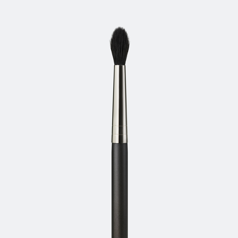 MAC Cosmetics Brush 224S Tapered Blending - Кисть для нанесения теней на веки 224S, 1 szt.
