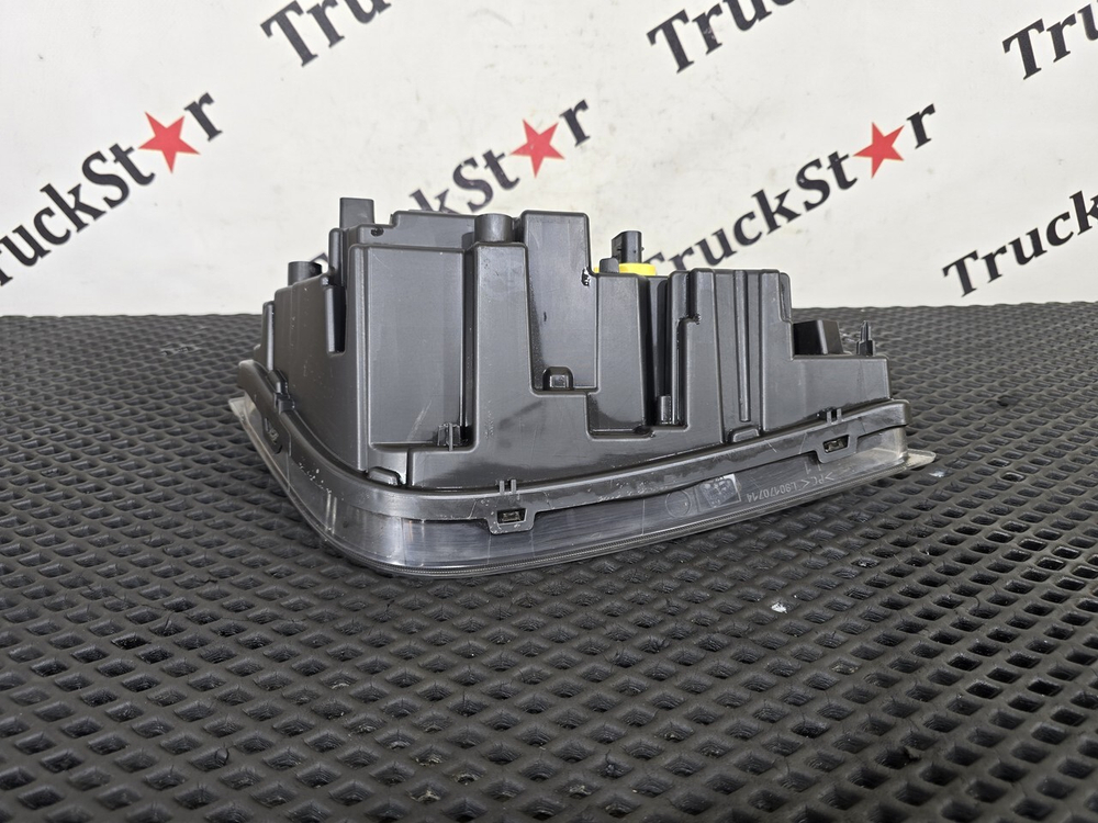 Фара противотуманная верхняя левая 2023г