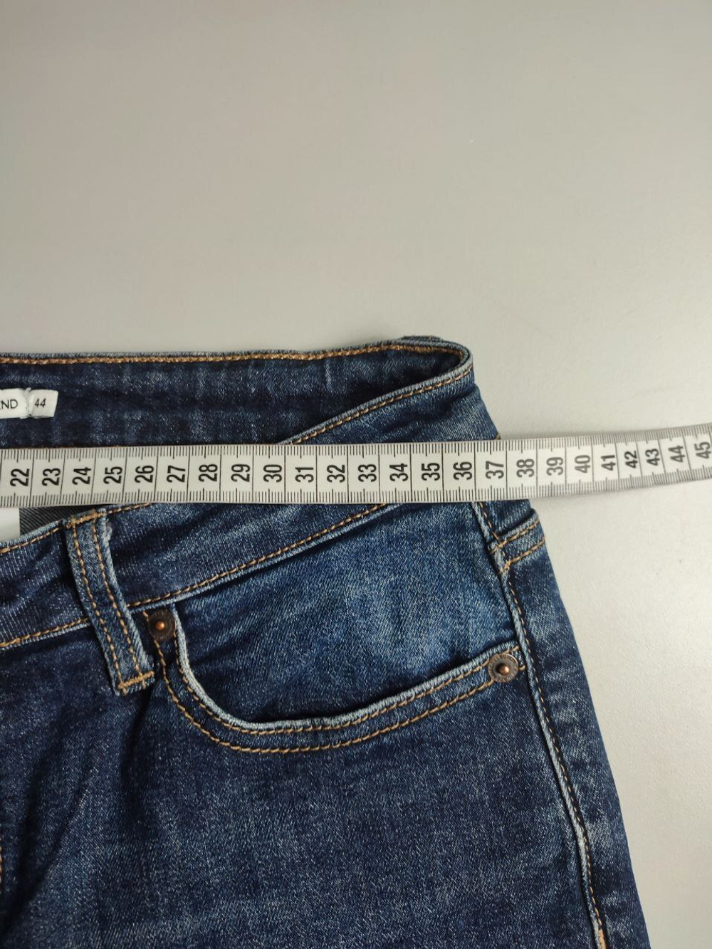 Джинсы Zarina в классическом оттенке 44 размер