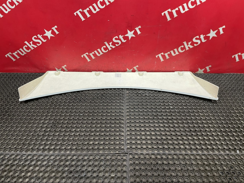 Спойлер кабины верхний