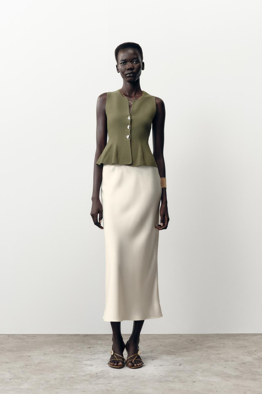 ZARA ТРИКОТАЖНЫЙ ТОП С БАСКОЙ, ХАКИ