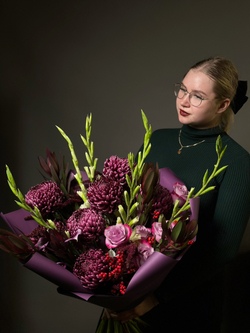 Авторский букет «Пурпурная корона»