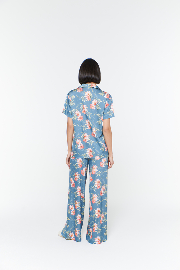 Шелковая блуза с цветами