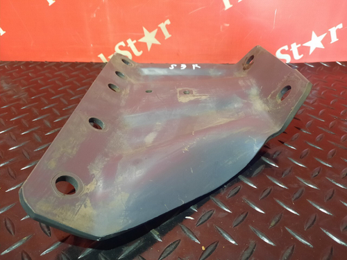 Кронштейн траверсы передний правый