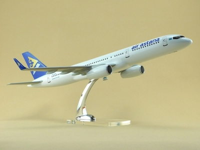 Модель самолета Boeing 757-200 (М1:100, Air Astana) с винглетами
