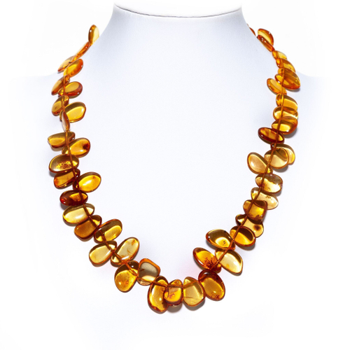 Бусы из янтаря натуральные, длина 50 см, длина бусин до 2 см.