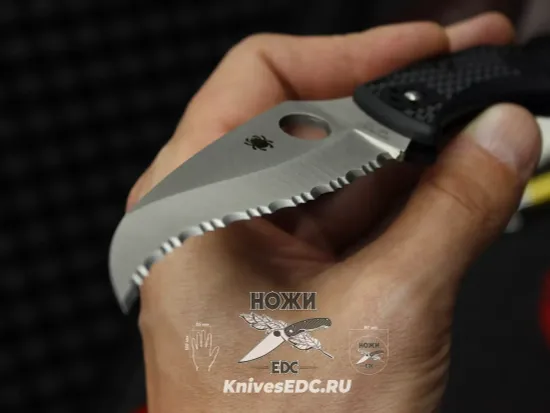 Складной нож Spyderco Matriarch 2 C12SBK2 c клинком из стали VG-10, рукоять FRN