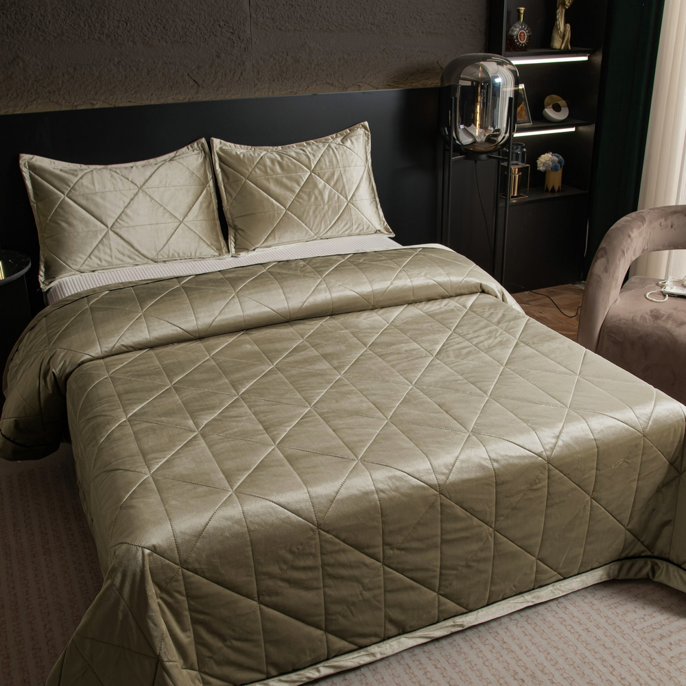 Велюровое покрывало в клетку с наволочками OVL031