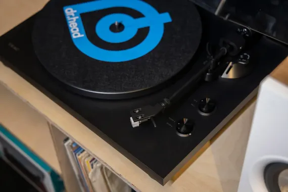 TEAC TN-280BT-A3 Black