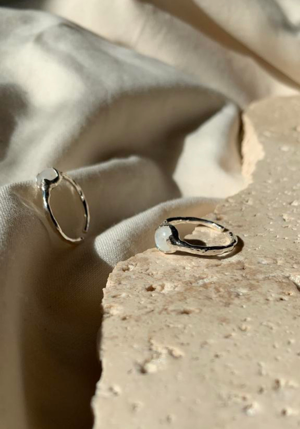 кольцо с лунным камнем