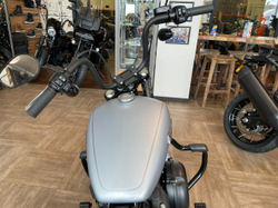 Softail Street Bob 2020 BARRACUDA SILVER DENIM с доп оборудованием