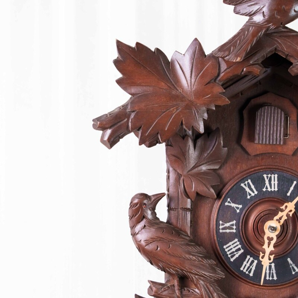 Настенные часы с кукушкой