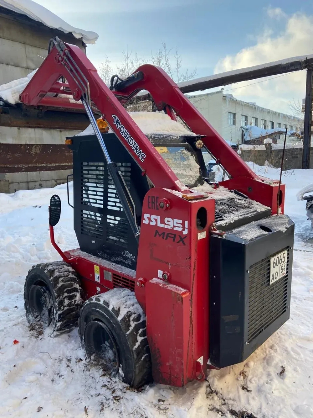 QUADTRAC SSL* Мини погрузчик SSL95JMAX (Дизельный, 3,1 л, 48 л.с., АТ)