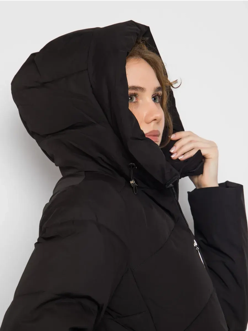 Куртка зимняя удлиненная с капюшоном