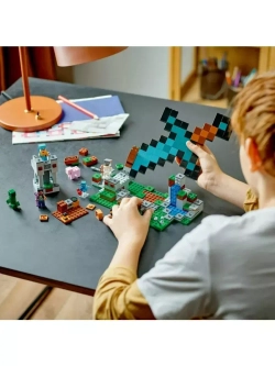 Конструктор Майнкрафт Застава Меча 451 деталь