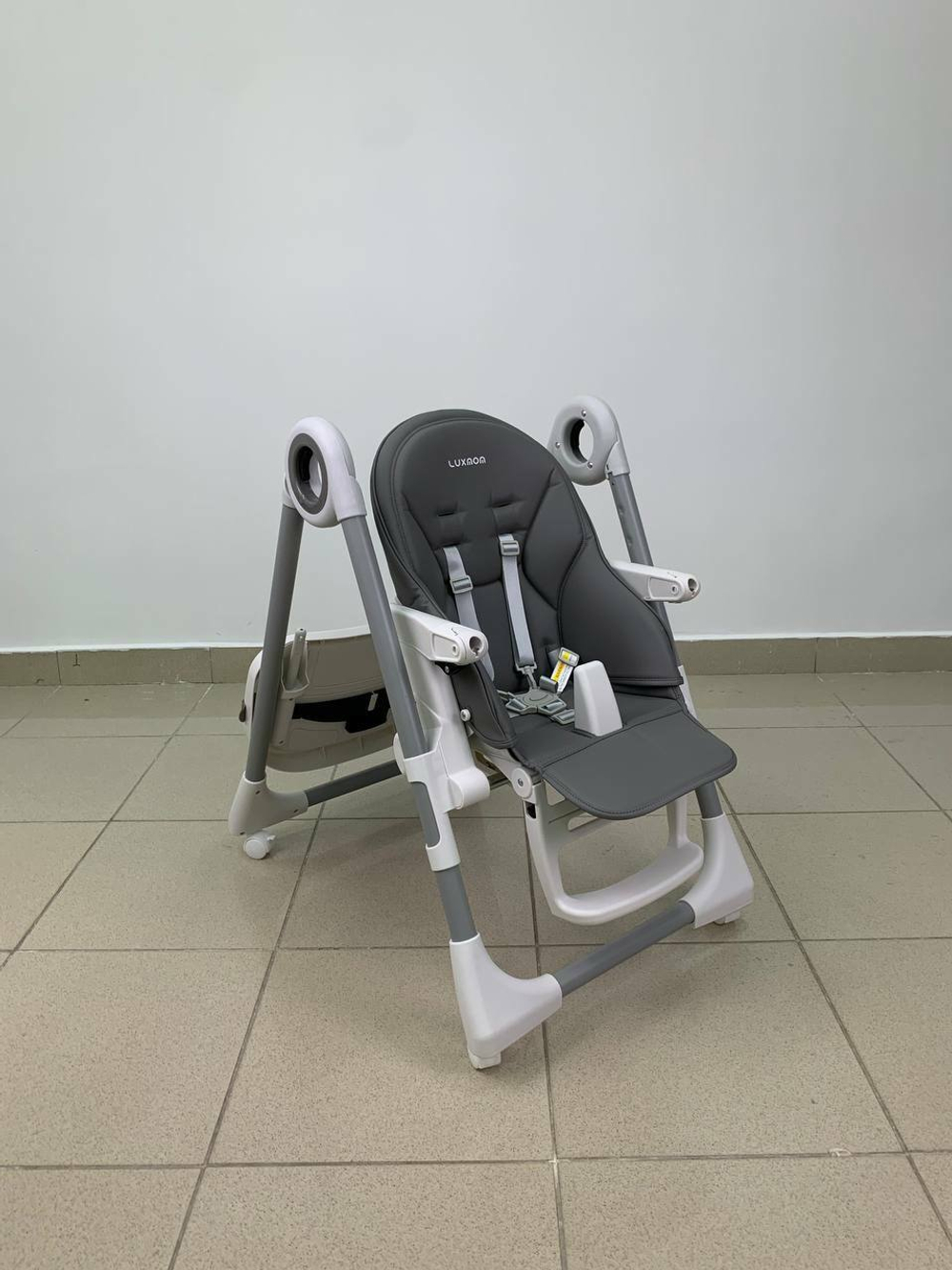 Стульчик для кормления Luxmom Q1