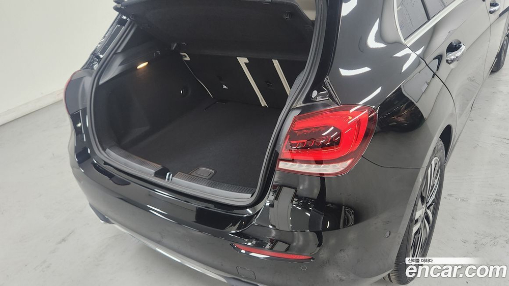 Mercedes-Benz A-Class W177 A220 Hatchback (02.2023)