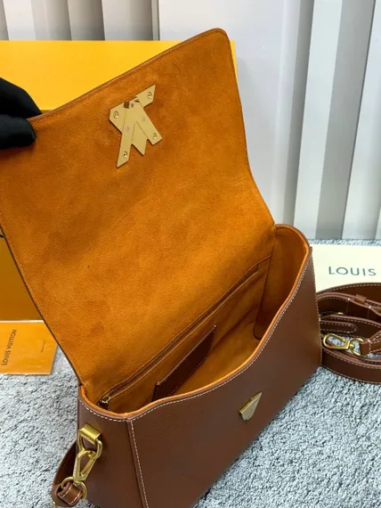 Сумка женская Louis Vuitton Soft Twist коричневый