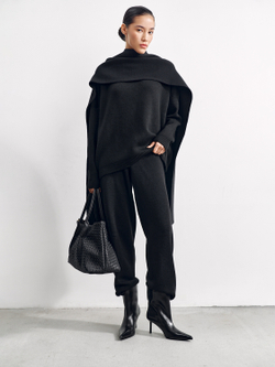 Свитер WEEKEND, чёрный