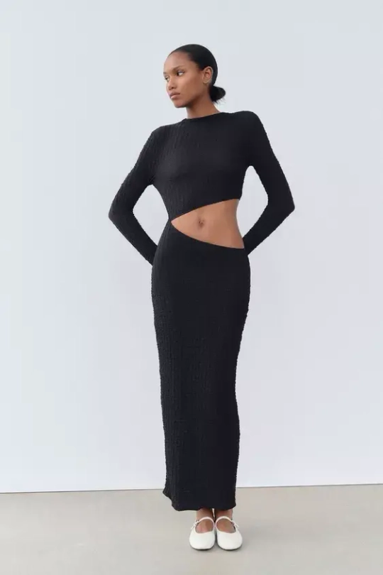 ZARA ПЛАТЬЕ ИЗ РЕЛЬЕФНОЙ ТКАНИ С ВЫРЕЗОМ, ЧЕРНЫЙ