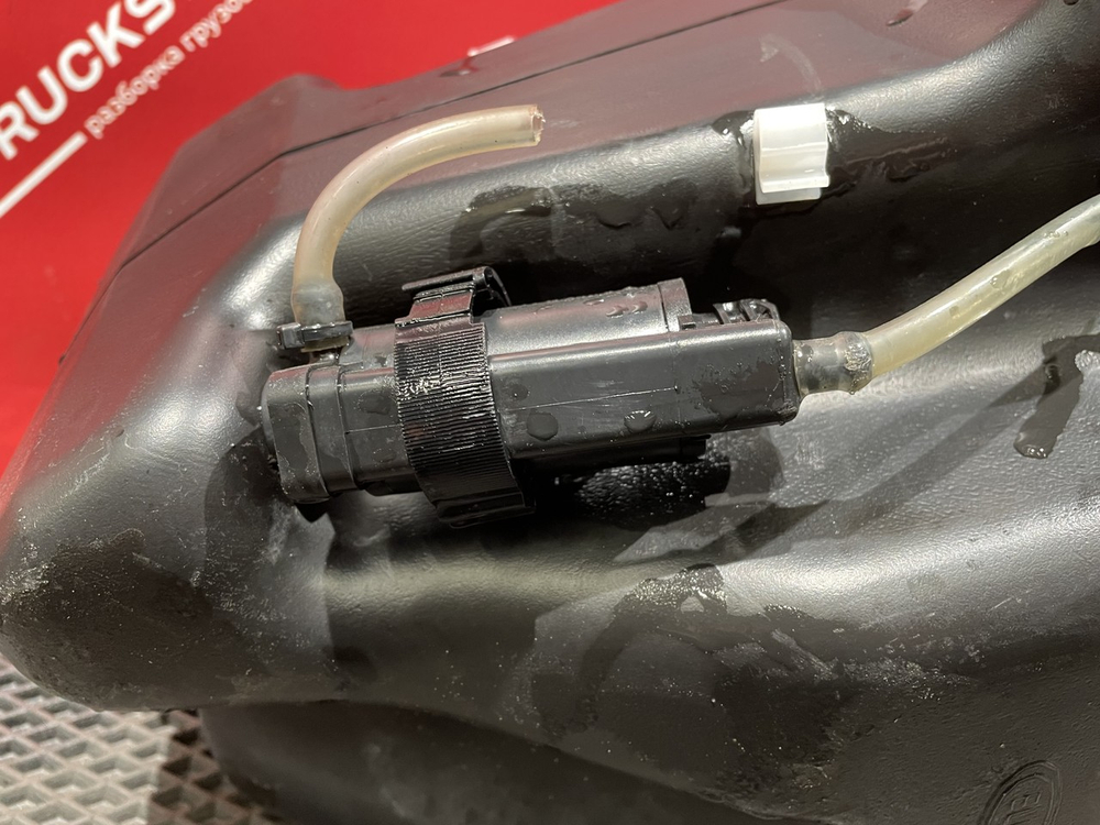 Бачок омывателя лобового стекла