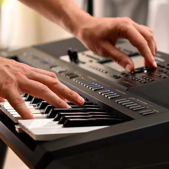 Yamaha PSR-SX720 Black