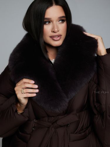 Пуховик летучая мышь шоколадного цвета с мехом