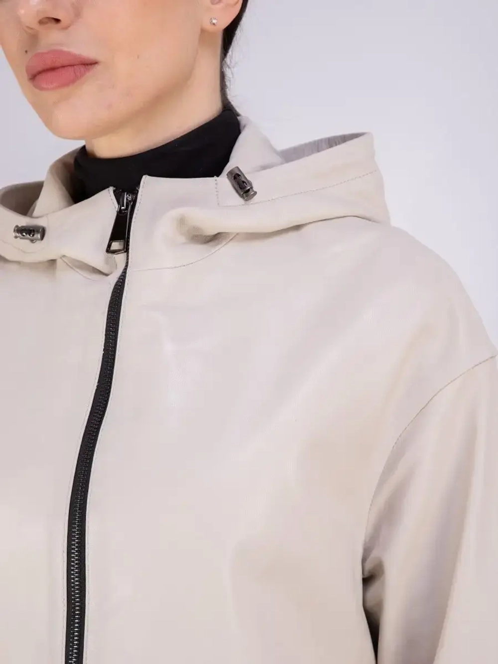 Куртка женская из натуральной кожи с капюшоном Турция