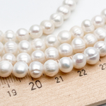 Жемчуг, размер около 6-7 мм, цена за 30-31 шт (1/2 нити)