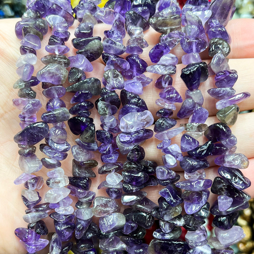 Аметист натуральный крошка 5-8 мм, на нитке 80 см