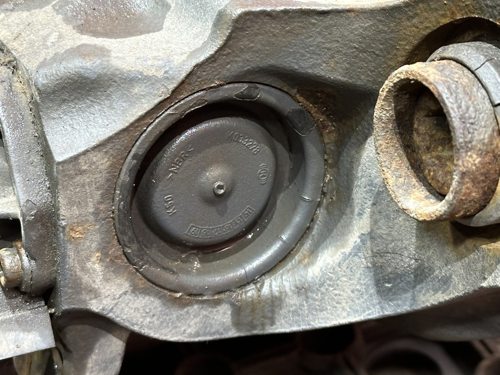 Суппорт передний левый 2018г.