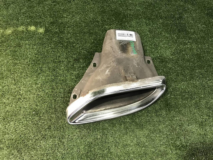 Насадка глушителя левая Mercedes E W213 (2016-2021) AMG