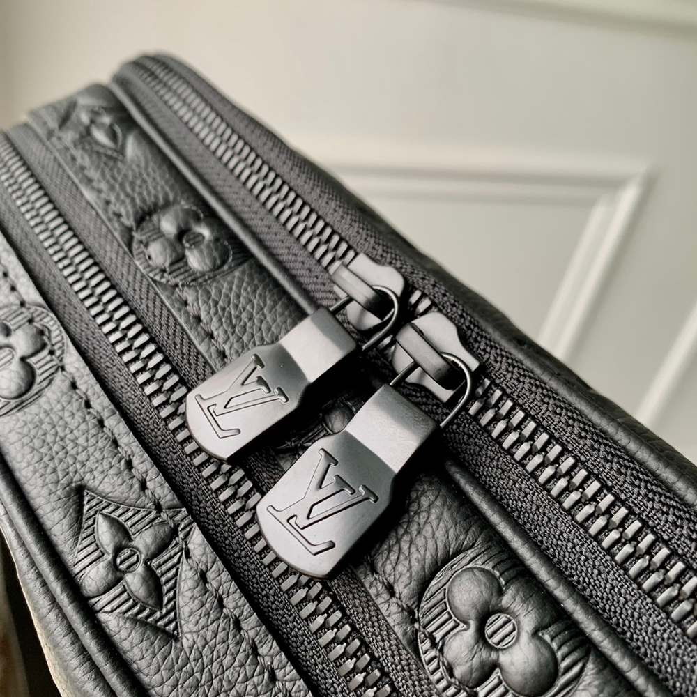 Louis Vuitton Alpha Messenger