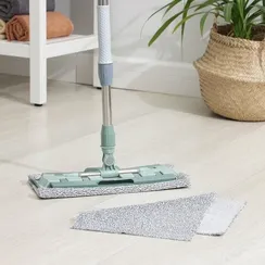 Швабра для мытья пола плоская Доляна, 2 насадки из микрофибры 42×13 см, телескопическая стальная ручка 83-125 см, цвет МИКС