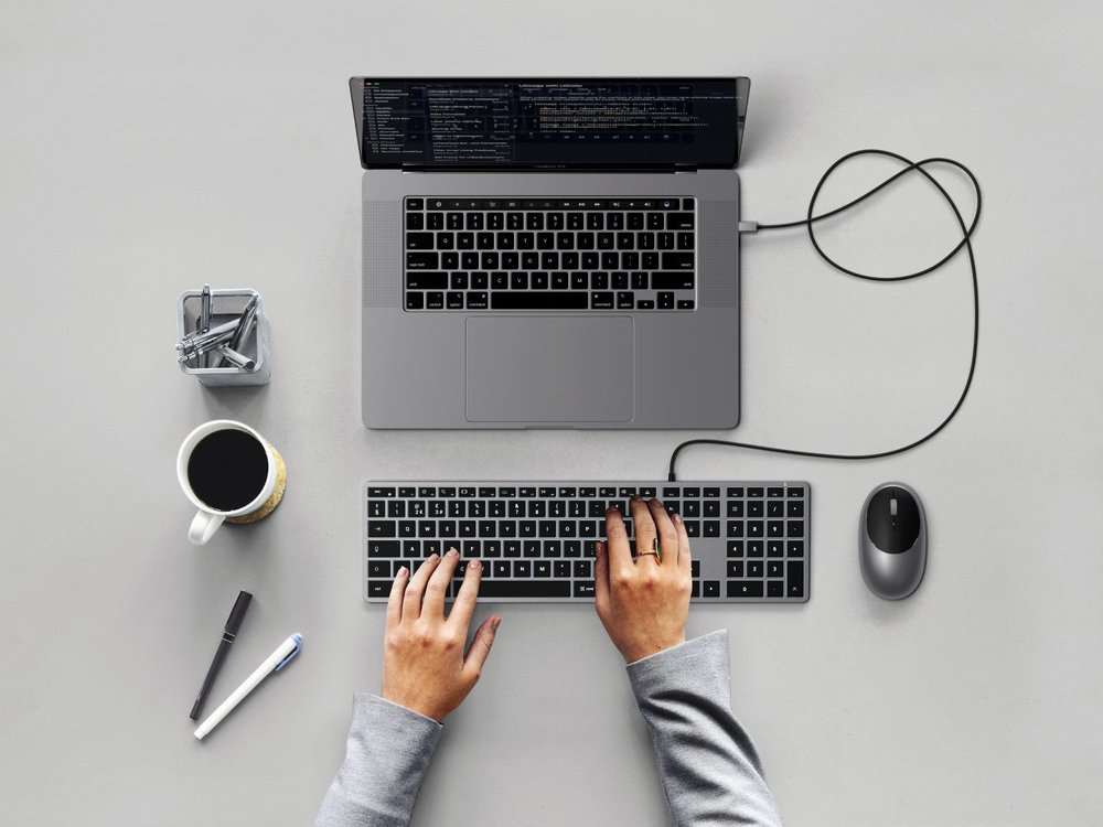 Клавиатура Satechi Slim W3 USB-C Wired Keyboard-RU. Раскладка - Русская. Цвет- Серый космос.