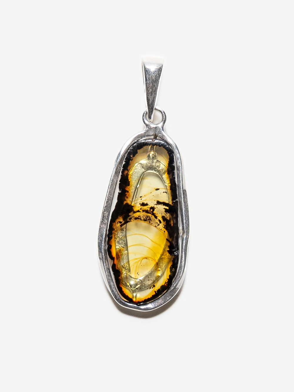 Уникальный серебряный кулон с цельным янтарем, серебро 925 пробы
