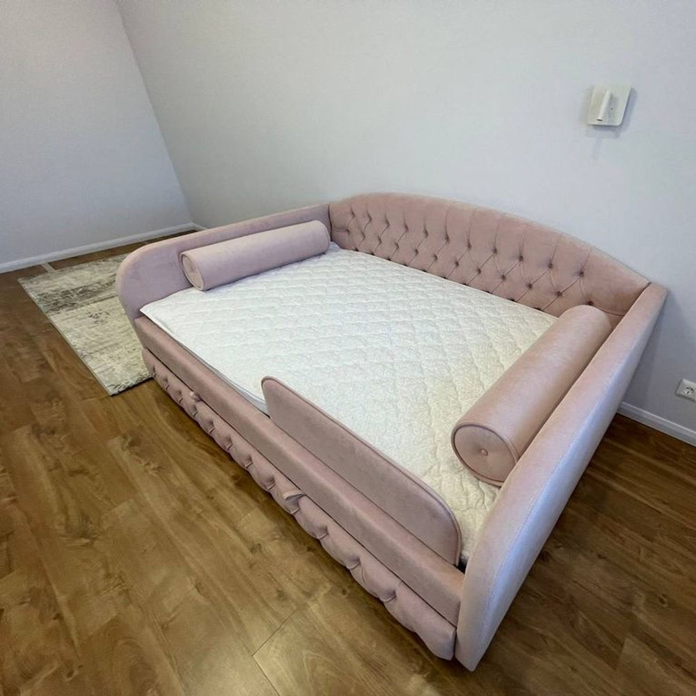 Доп. опция. Защитный бортик