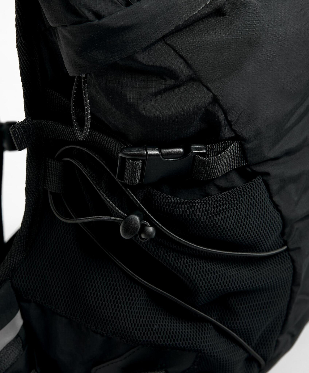 Oysho Водоотталкивающий лыжный рюкзак Ski, 12,3 л, черный