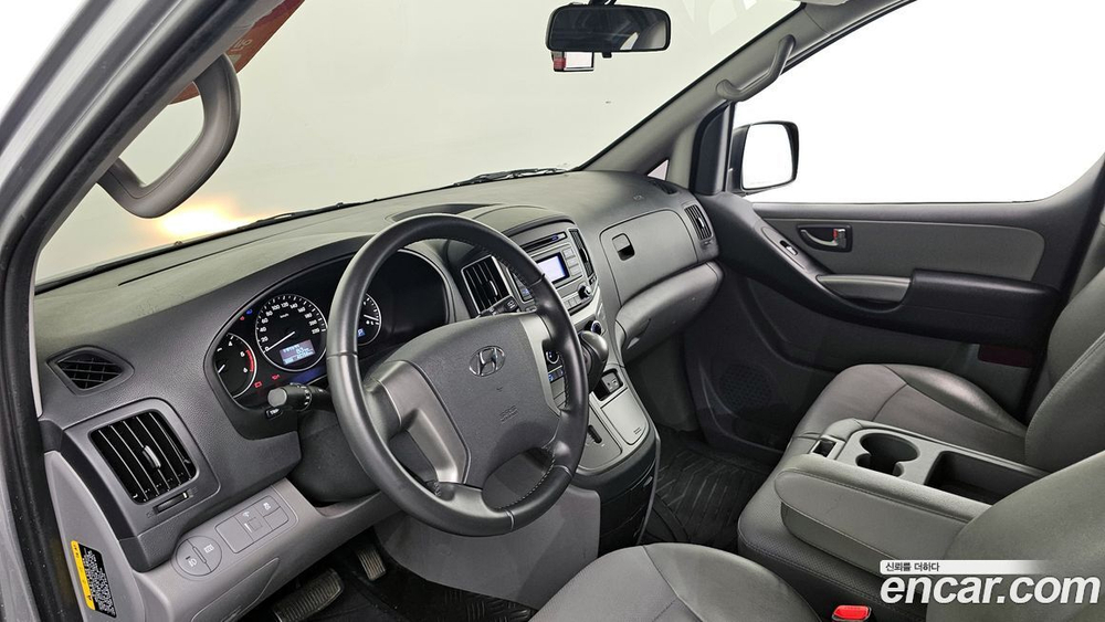 Hyundai The New Grand Starex Van 3-х местный (06.2020)