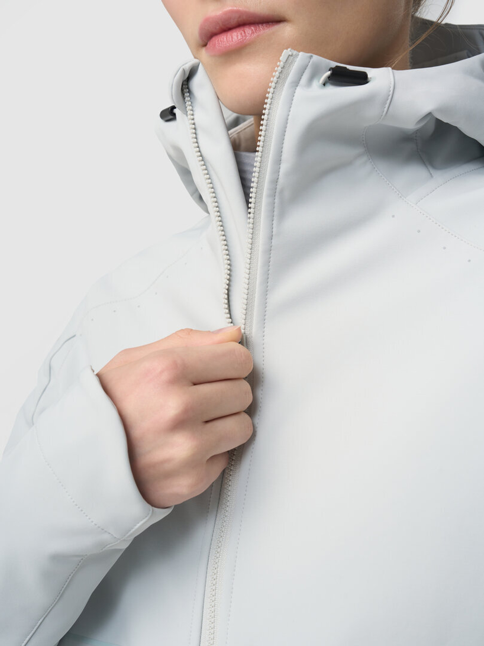 Зимняя беговая куртка GRI Темп 5.0 женская светло-серая
