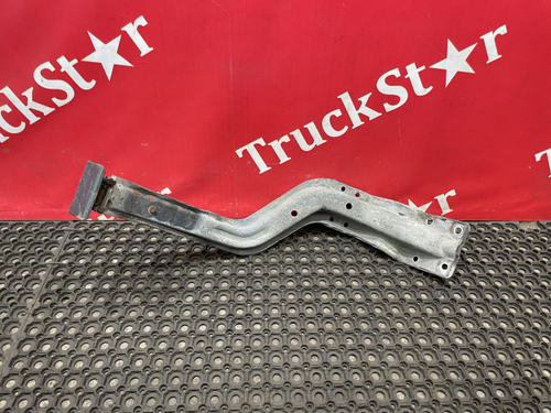 Кронштейн крыла левого