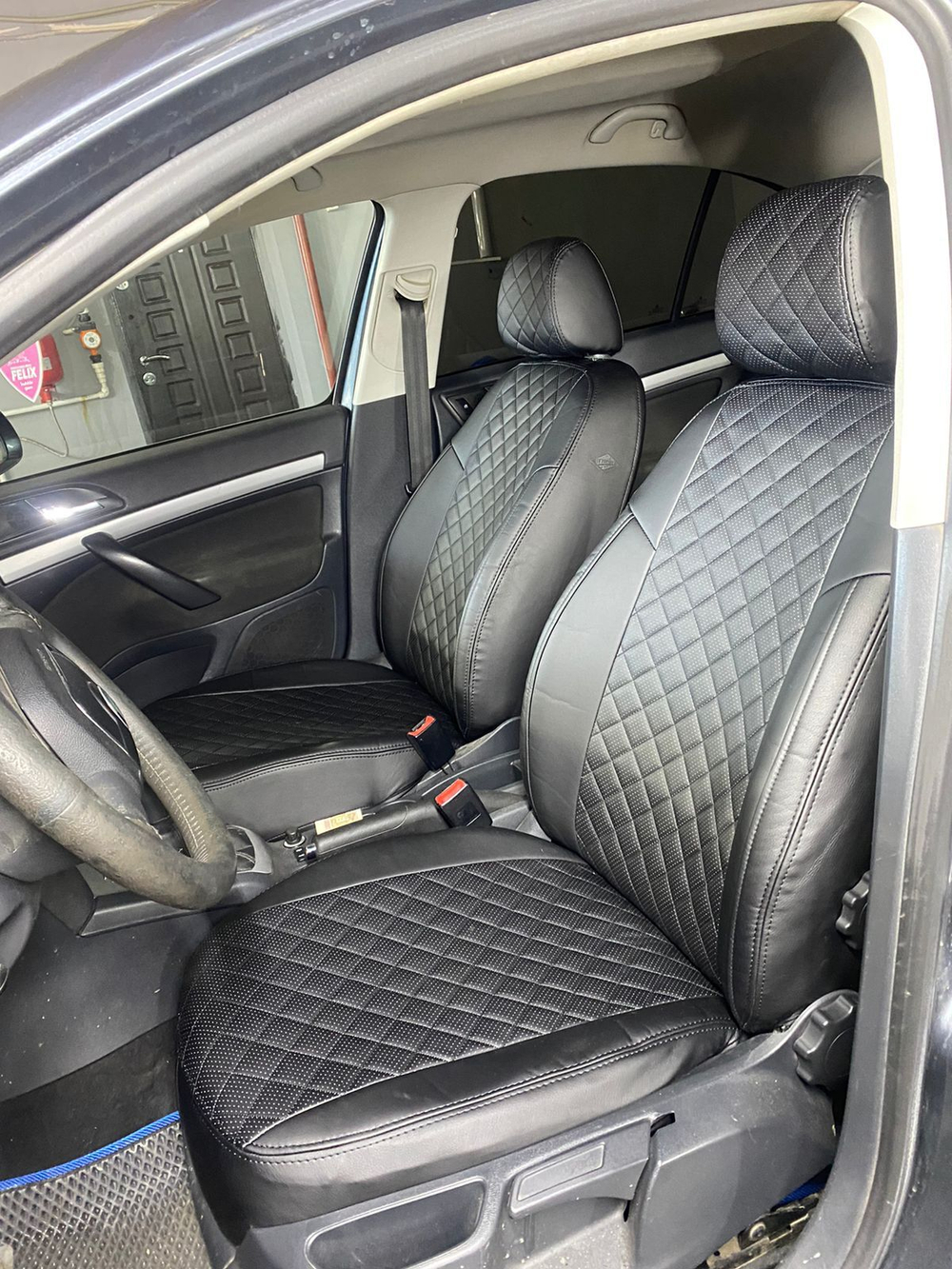 Модельные авточехлы на сидения на любой автомобиль.