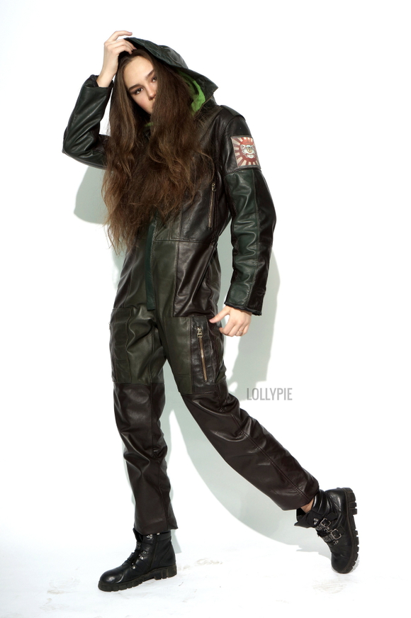 Кожаный комбинезон с капюшоном