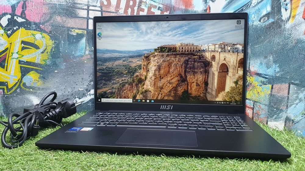 Ноутбук MSI i7-12/16Gb/FHD/Modern 15 B12M-212XRU 9S7-15H112-212/Windows 10