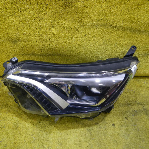Битая Фара левая Toyota Rav 4 CA40 (2015-2019) LED