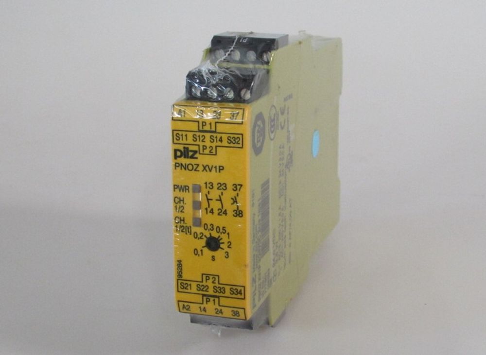Pilz PNOZ XV1P C 3/24VDC 2n/o 1n/o t